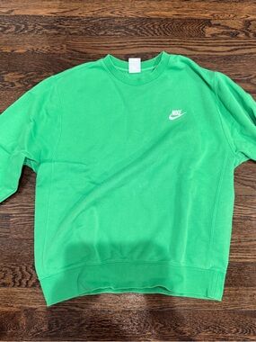 Nike men’s Crewneck Sweatshirt in Bright Green